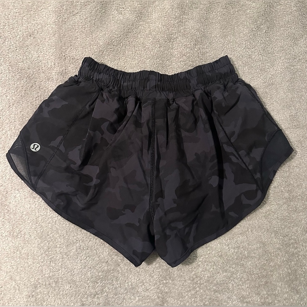 Lululemon Black Camo shorts-Size 4